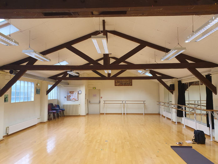 Salle Saint Fiacre, 16 rue de la République 77210 Avon -> Mercredi : Sophro Danse 18h15, vendredi 19h35