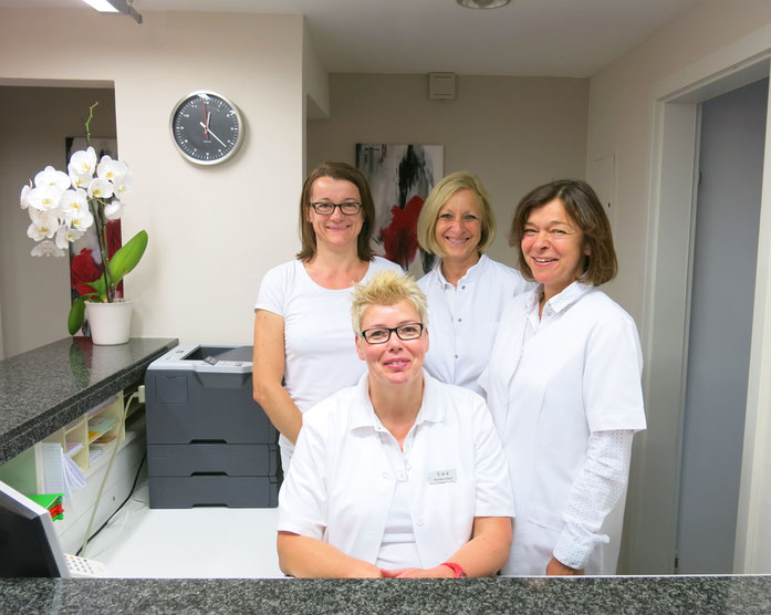 Von links nach rechts: Frau Hajnalka Beisele, Frau Monika Elbert, Frau Dr. med. Angelika Hertelendy-Eikmanns, Frau Ute Pohl