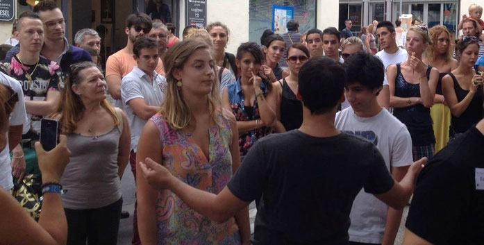 Hypnose urbaine (de rue) avec Fred hypnose à Montpellier