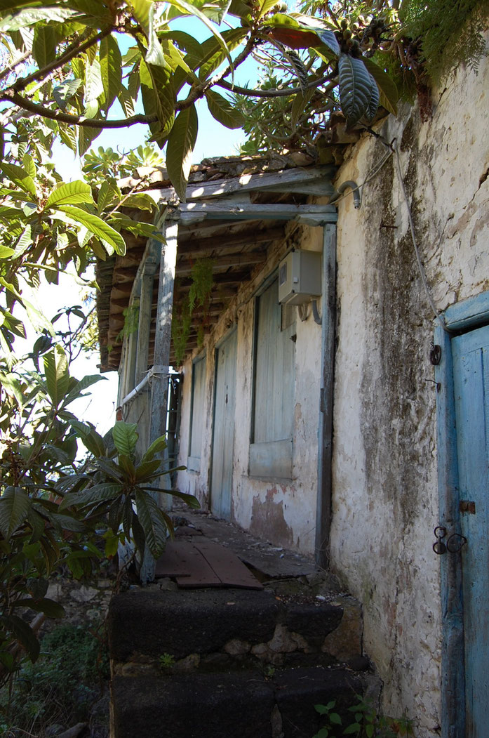 Casa anexa al molino en estado lamentable.