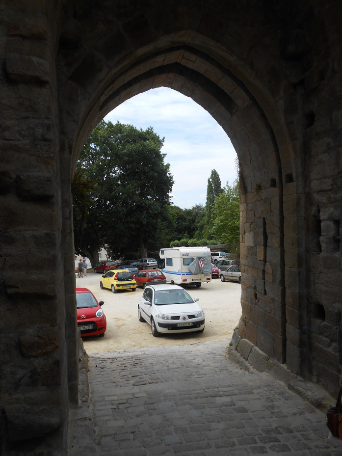 Nuestra Paca en el Parking del Castillo de Dinan (gratuito)