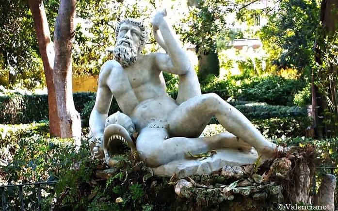 Fuente de Poseidón (Dios griego del mar) en el Jardín de Monforte