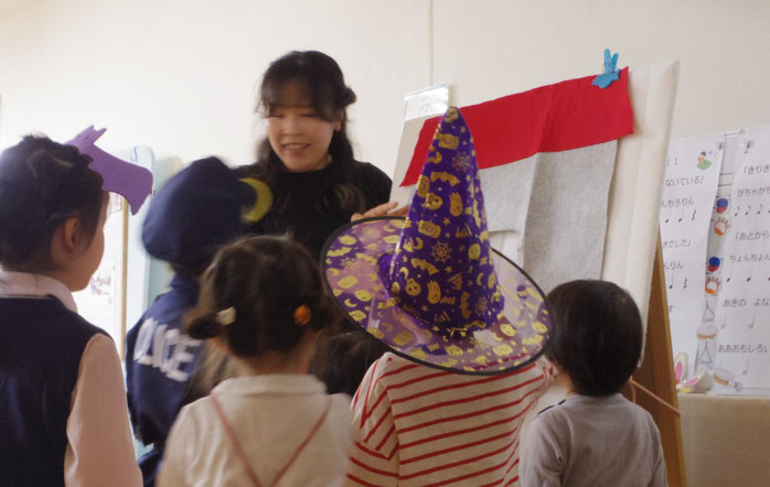幼稚園児 くらやみを歩きます