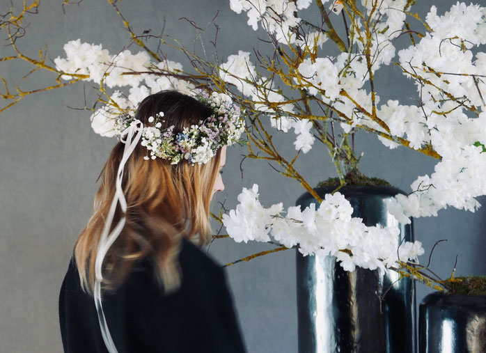 OOTD: Dezenter Blumenkranz im Haar