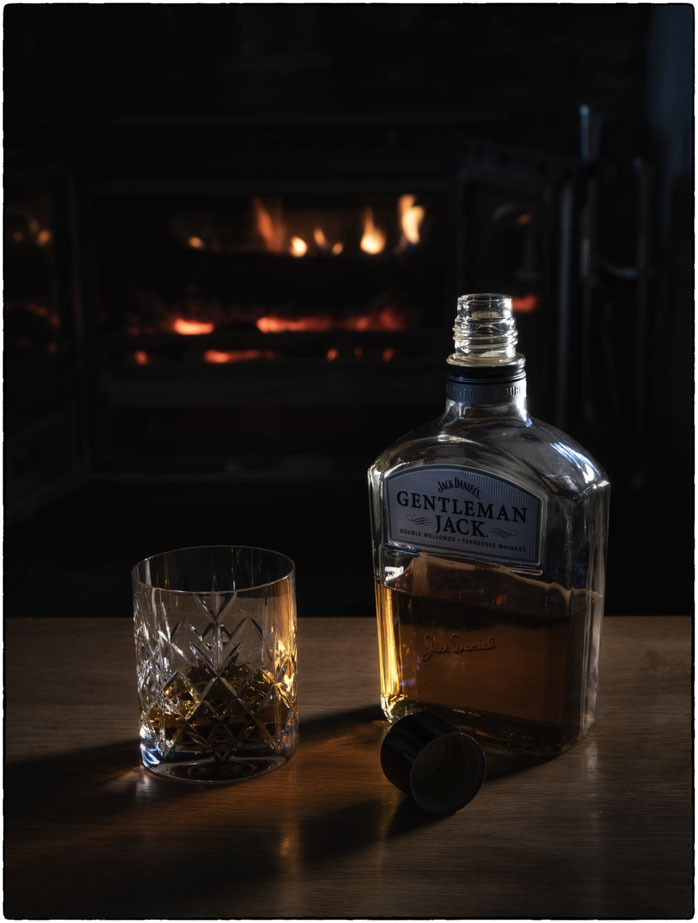 Arthur - Night at home by the fire