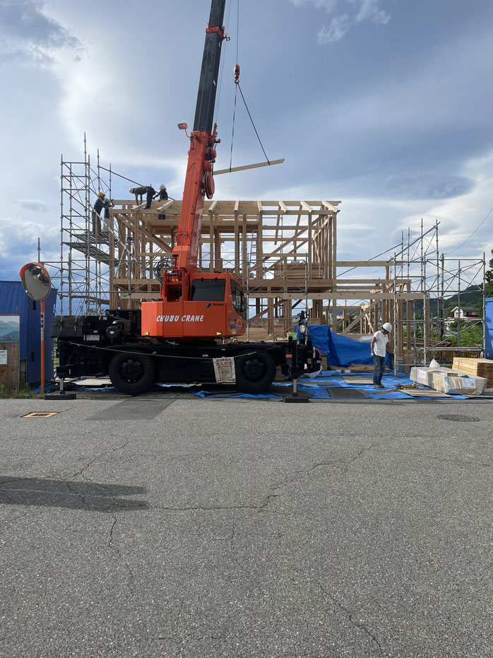 長野県　松本市　安曇野市　建築設計事務所　建築家　news設計室　丸山和男　住宅設計　設計監理　島内の家Ⅲ　長期優良住宅　建て方　上棟