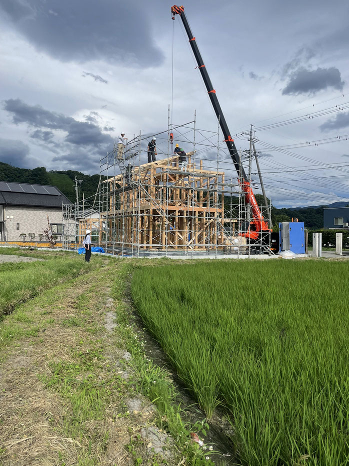 長野県　松本市　安曇野市　建築設計事務所　建築家　news設計室　丸山和男　住宅設計　設計監理　島内の家Ⅲ　長期優良住宅　建て方　上棟