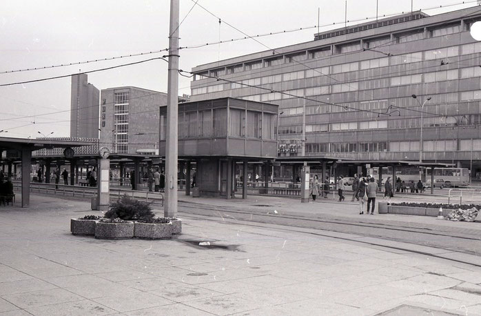 Zentralhaltestelle, Karl-Marx-Stadt, Chemnitz, 80er, Achtziger, früher, damals, DDR, Post, Poliklinik, robotron, 