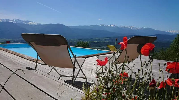 Panorama sur les Alpes de la piscine des 7 Sartots
