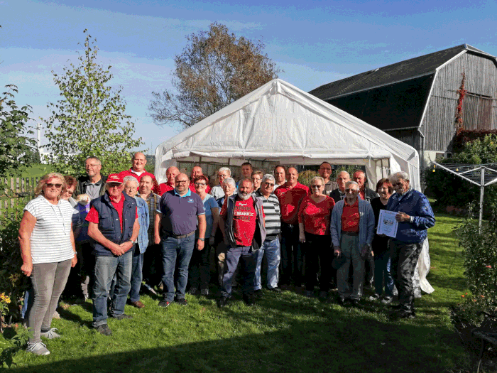 Die Besucher der Tierbesprechung und die Sonderrichter am 02. Oktober 2021 in Kirchberg