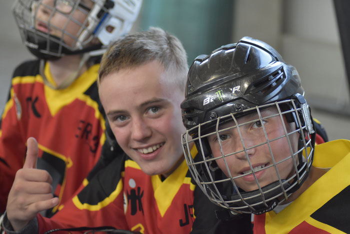 Spaß beim Inlinehockey! So soll es sein. Foto: Dietmar