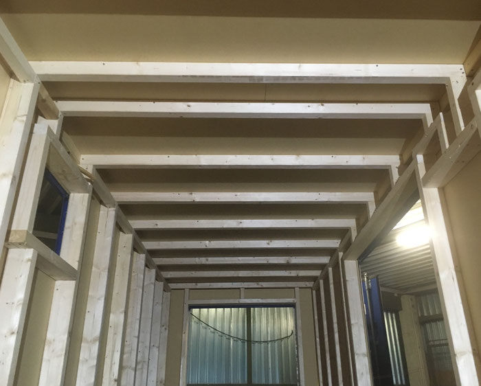 Holztänderwerk Decke und Seiten