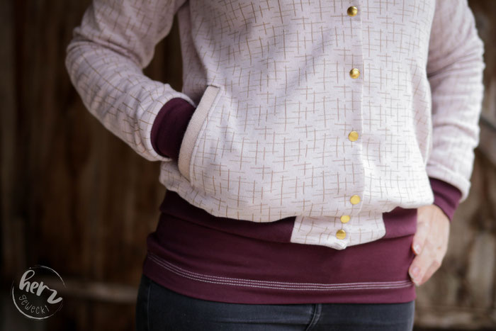 Blouson Nabu aus Jaquard Loom Gold-Puder von Hello Heidi Fabrics by Albstoffe