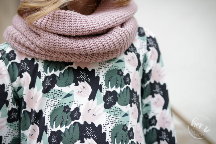 Beanie & Loop aus Big Knit von Stoff & so, Kleid himmlische Amelie von Himmelblau