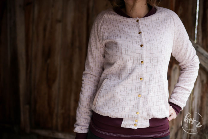 Blouson Nabu aus Jaquard Loom Gold-Puder von Hello Heidi Fabrics by Albstoffe