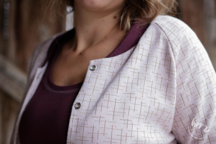 Blouson Nabu aus Jaquard Loom Gold-Puder von Hello Heidi Fabrics by Albstoffe