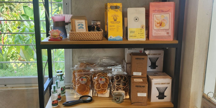 Coffee and tea display
