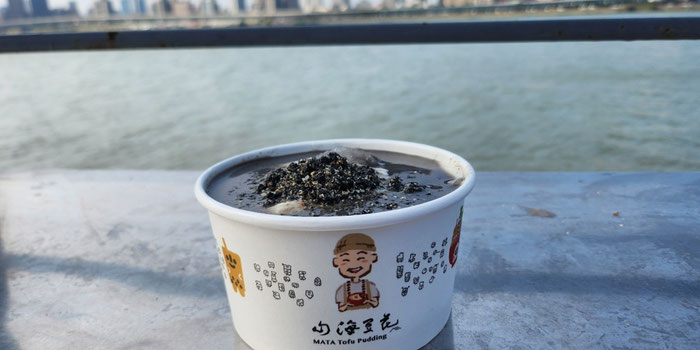 Black sesame tofu pudding from Mata tofu pudding