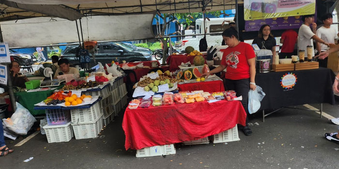 Fruit stand
