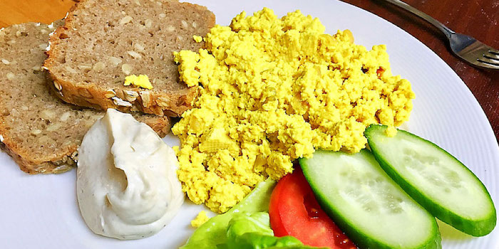 vegan tofu scramble at vega wroclaw poland