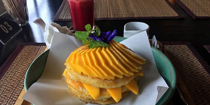 mango pancakes