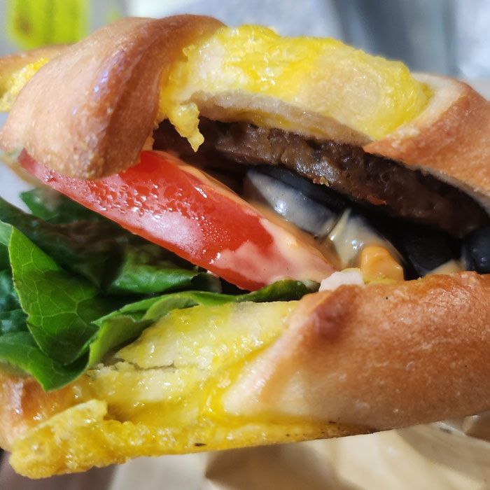 Bagel burger sandwich 