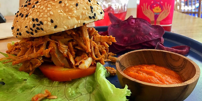 jackfruit burger at dharma coffee and juice ubud bali