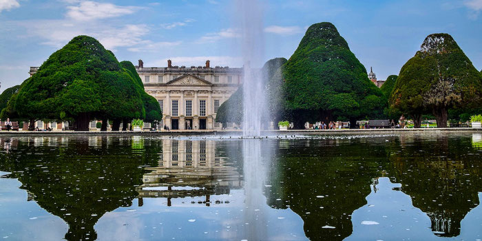 Hampton court palace