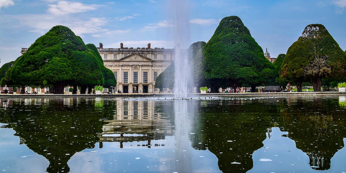 Hampton court palace 