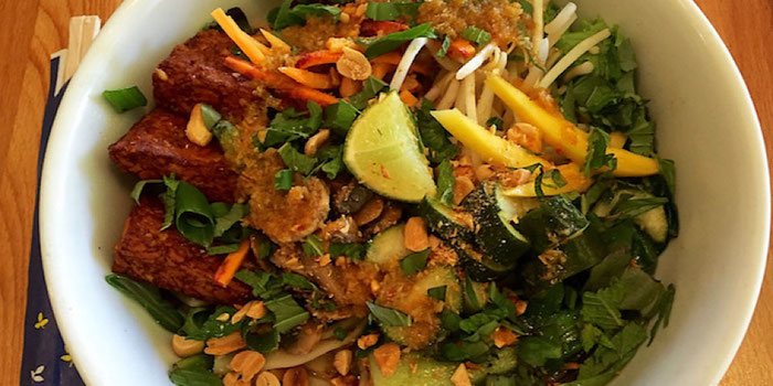 Vegan Vietnamese Sweet Chili Lemongrass Noodle Bowl 