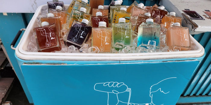 No worries cafe drink display