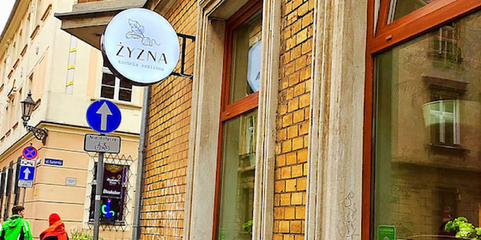 zyzna vegan bistro wroclaw poland