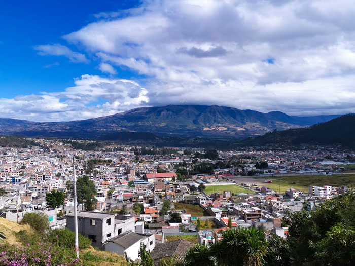 Follow Elli Reisebericht Weltreise Erfahrung Ecuador - Otavalo