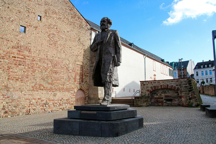 Karl-Marx-Statue