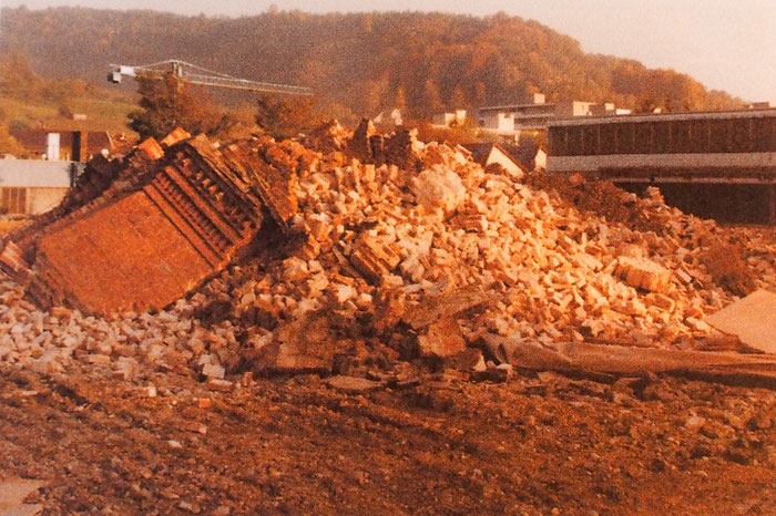 Am Schluss blieb nur ein Haufen Trümmer übrig. Bild: Max Hofer