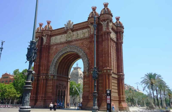 Триумфальная Арка в Барселоне