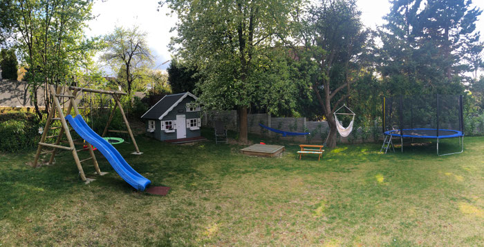 So sieht unser Kinderparadies derzeit aus (Stand April 2020) inklusive tollem Trampolin
