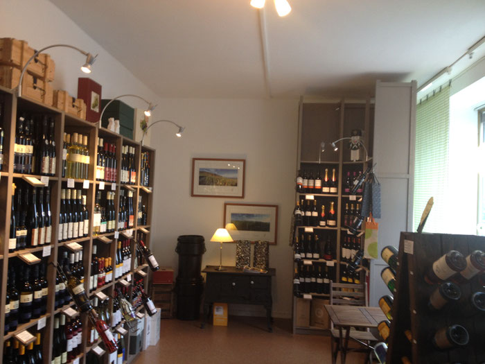 Eine große Auswahl an Weinen aus Groß-Umstadt, Bergstraße aber auch aus europäischen Regionen.