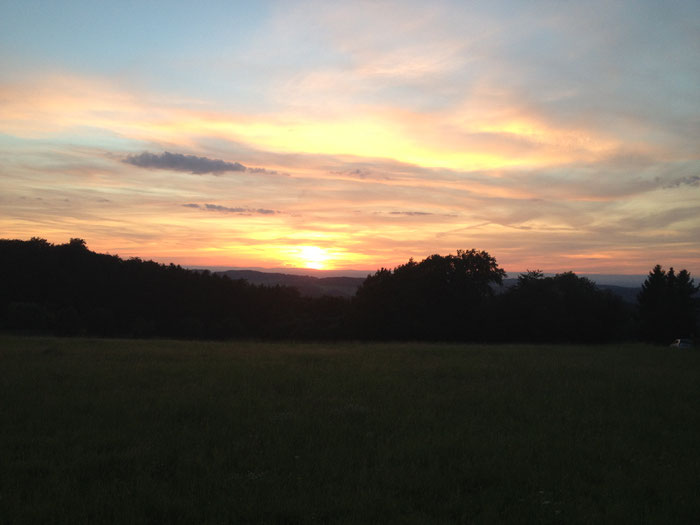 Sonnenuntergang mit Blick auf die Bergstraße von der Neunkirchner Höhe.
