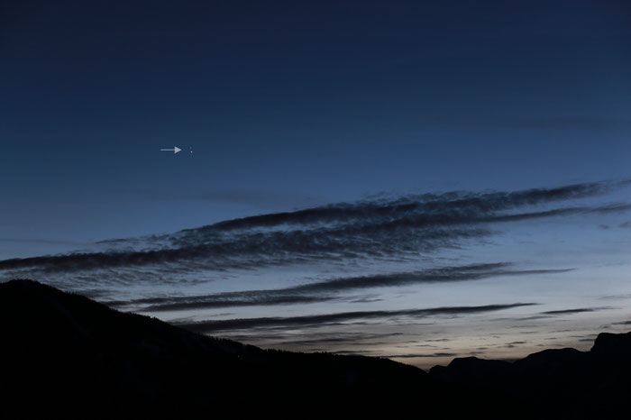 Jupiter und Saturn in der Abenddämmerung