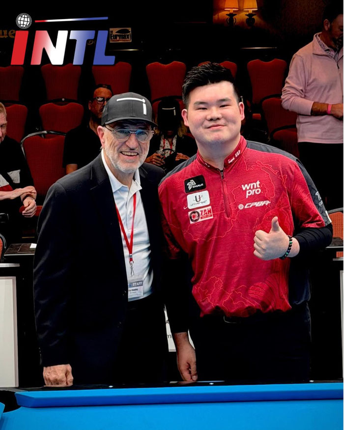 優勝のヤップ（右）。左は主催者のP・フレミング