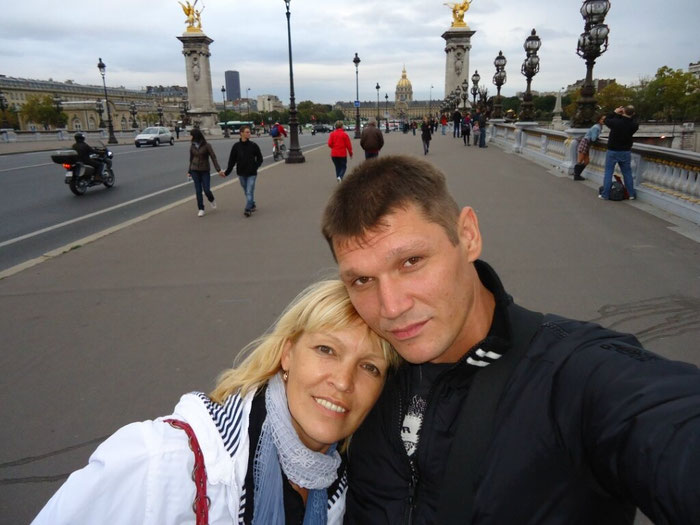 Гиды по Барселоне Сергей и Татьяна на отдыхе в Париже