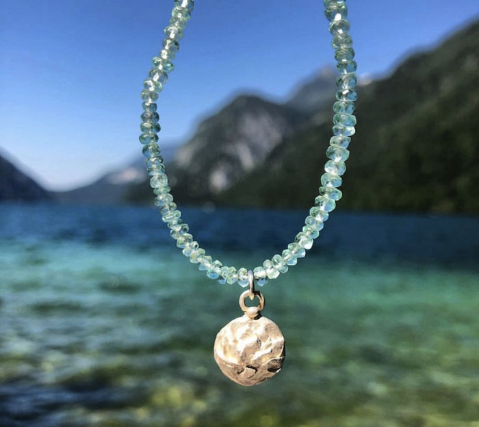 Lotus-Anhänger, Aquamarinkette mit Lotus