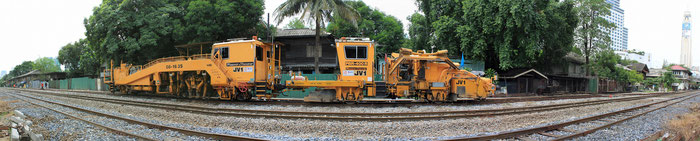 タイ国鉄保線車両（ タイ国バンコク･マッカサン駅､北緯13°45'12.44" 東経100°32'56.93" ）