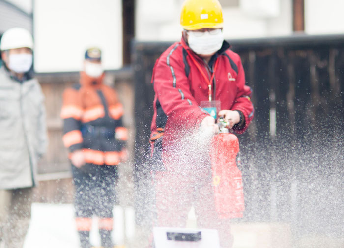 水消火器を用いての訓練