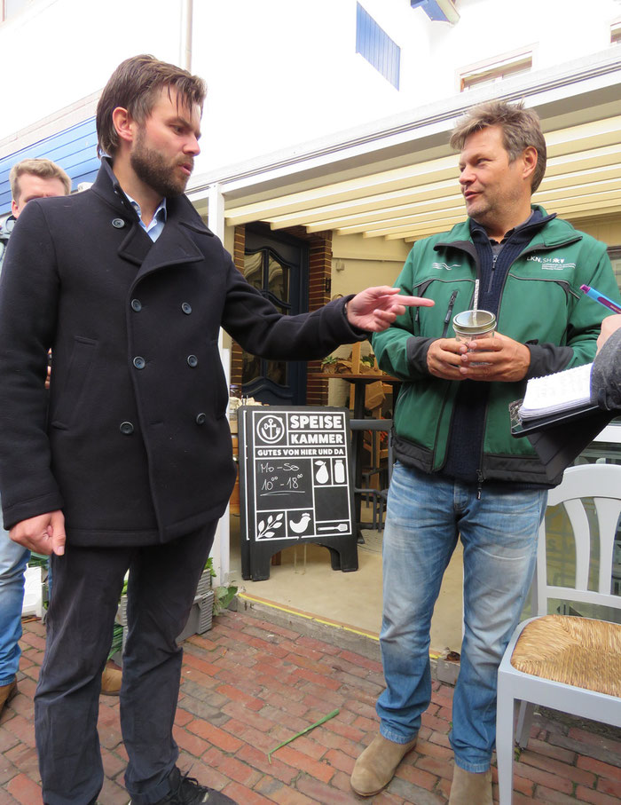 Sven Grotheer (Speisekammer Föhr) und Umweltminister Robert Habeck