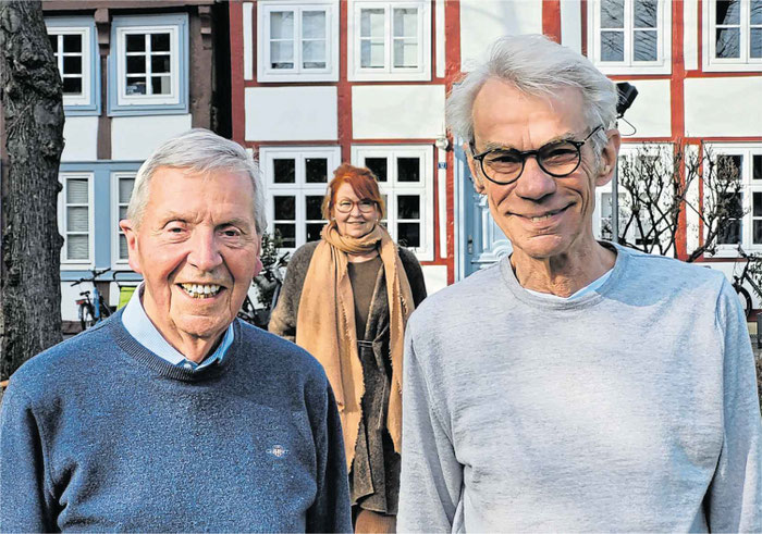 Zogen sich zurück: Rudolf Venherm (l., 84) und Wolfgang Sieveking (75) haben sich viele Jahre um die Geschicke der Renate-Gehring-Stiftung gekümmert. Vorsitzende Antje Gehring ist ihnen dankbar. Foto: Ludger Osterkamp