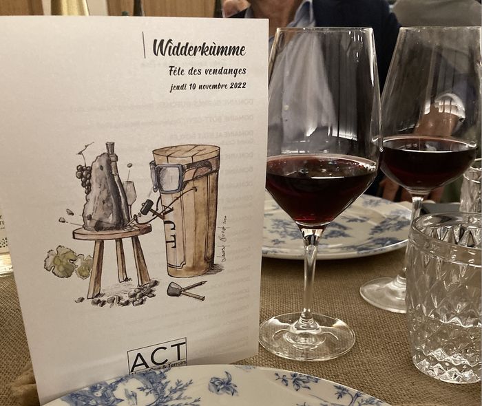 Depuis 2019, les vigneronnes et vignerons de l’Association Crus et Terroirs ACT ont relancé la tradition du Wìdderkùmme.