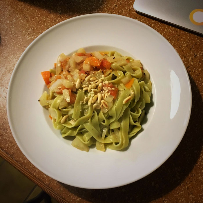 Fenchel, Karotten, Tomate und Gewürze für ein feines Pasta-Gericht