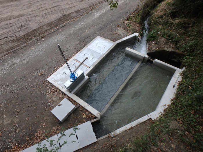 松隈小水力発電所のヘッドタンク、完成時　リヴ―ビレッジ提供
